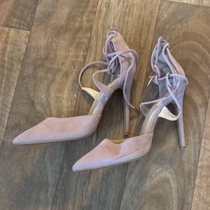 Very comfortable size 8.5 Pointed Toe Women's Heels - Light Lavender